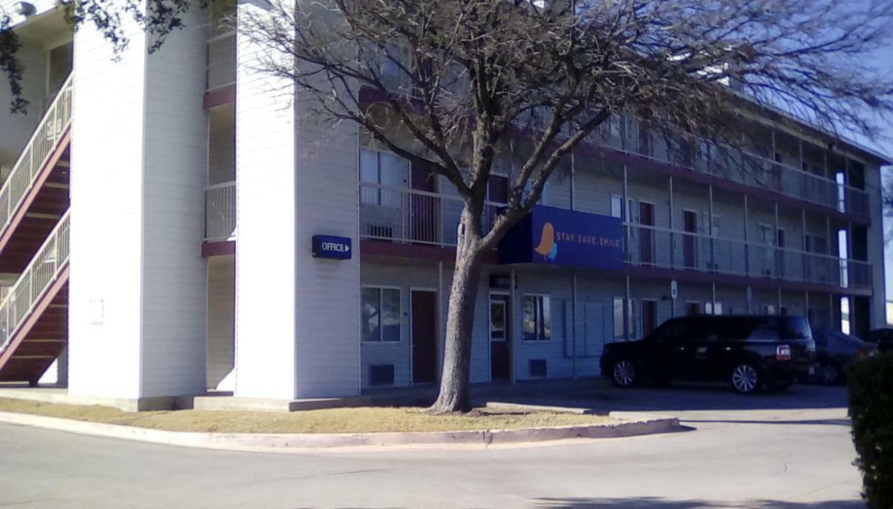 Intown Suites Extended Stay Lewisville Tx Valley View Dr Eksteriør bilde